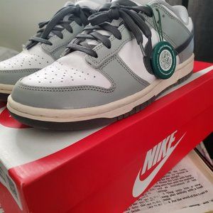 Nike Dunks Womens Size 7.5